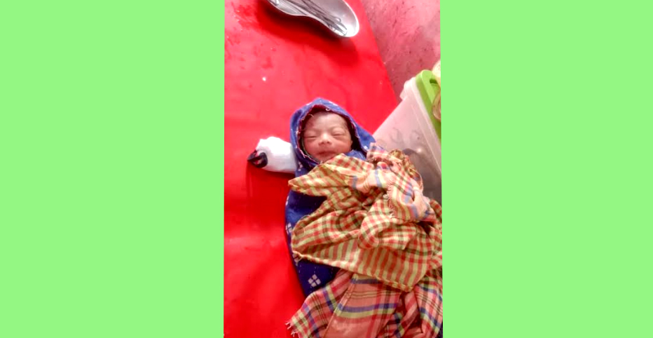 হাসপাতালের ডাস্টবিন থেকে নবজাতক শিশু উদ্ধার!