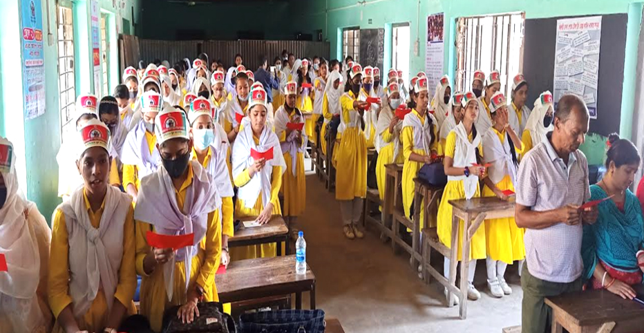 নোয়াখালীতে বাল্যবিবাহ প্রতিরোধে শপথ নিলো দুই শতাধিক স্কুলছাত্রী।