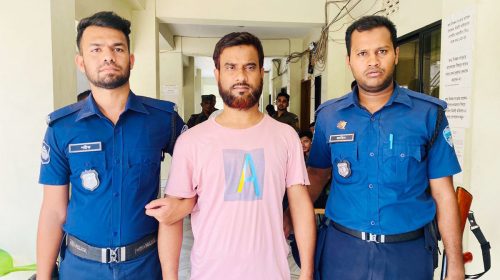 ছদ্মবেশে ভুয়া চিকিৎসককে ধরল ইউএনও