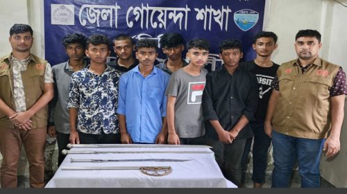 নোয়াখালীতে কিশোর গ্যাং গ্রুপের ৮ সদস্য গ্রেফতার, অস্ত্র উদ্ধার