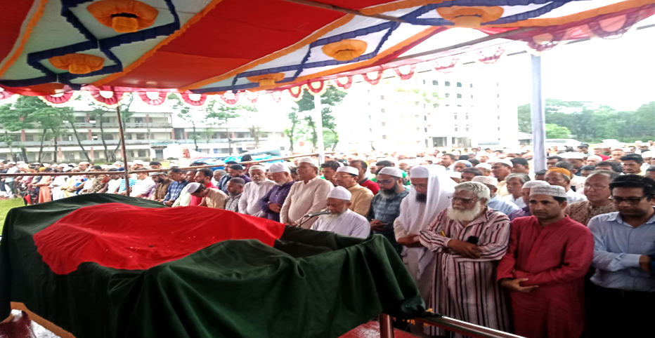 নোয়াখালীতে মায়ের কবরের পাশে সমাহিত হলেন সিরাজুল আলম খান (দাদাভাই) 