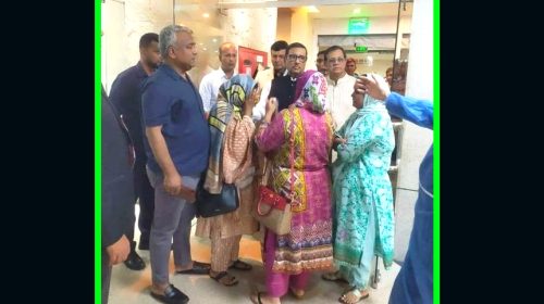 ছোট বোনের মৃত্যুর খবর পেয়ে তাৎক্ষণিক সেতুমন্ত্রী এসে বোন কে দেখে যান