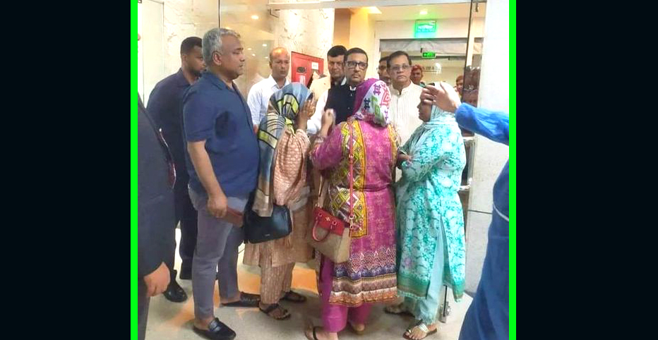 ছোট বোনের মৃত্যুর খবর পেয়ে তাৎক্ষণিক সেতুমন্ত্রী এসে বোন কে দেখে যান