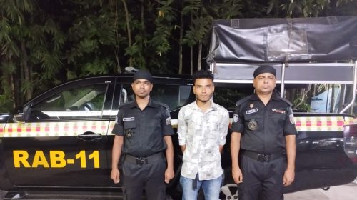 চাকুরীজীবি তরুণীকে বাড়ীতে ডেকে নিয়ে ধর্ষণ, তরুণ গ্রেফতার
