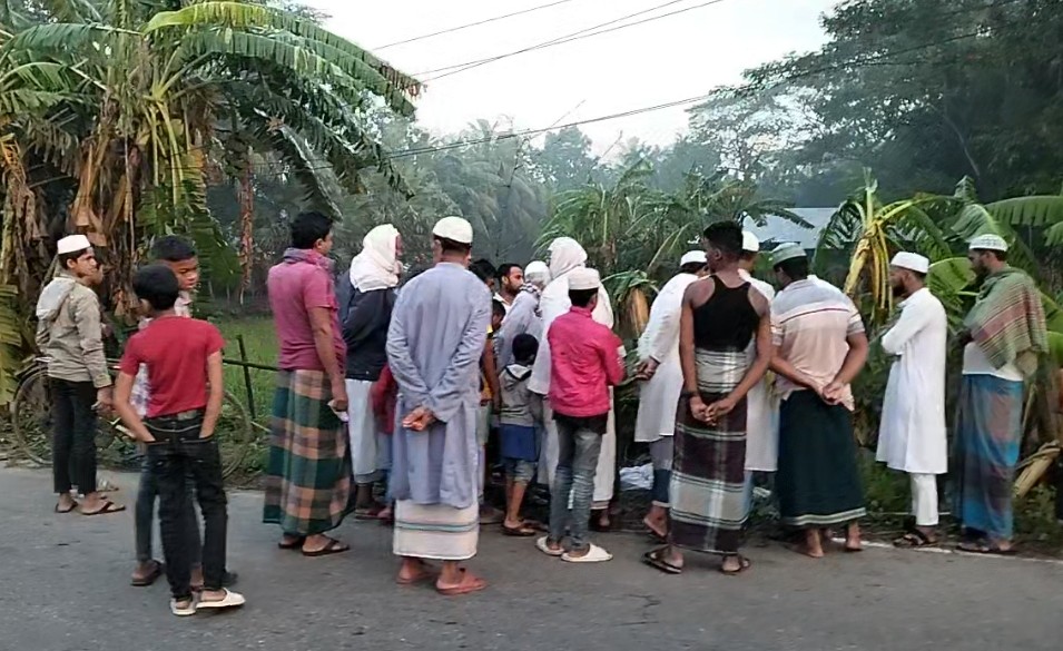 নোয়াখালীতে মাইক্রো চাপায় মুসল্লির মৃত্যু