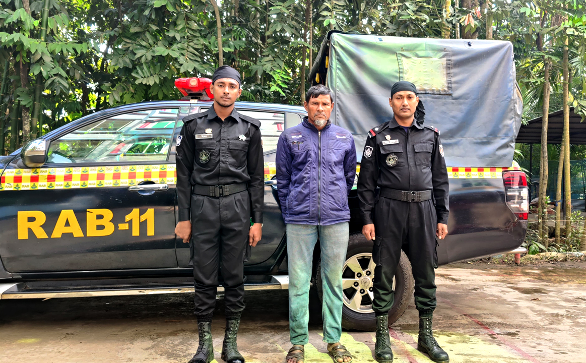খাল থেকে গৃহবধূর পা বাঁধা মরদেহ উদ্ধার: স্বামী আটক 