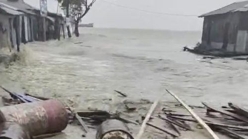 আশ্রয় কেন্দ্র থেকে বাড়ি ফেরার পথে পানিতে পড়ে শিশুর মৃত্যু
