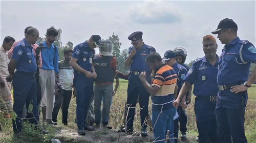 মোটরসাইকেলের ক্রয় বিক্রয় নিয়ে ছাত্রকে কুপিয়ে হত্যা