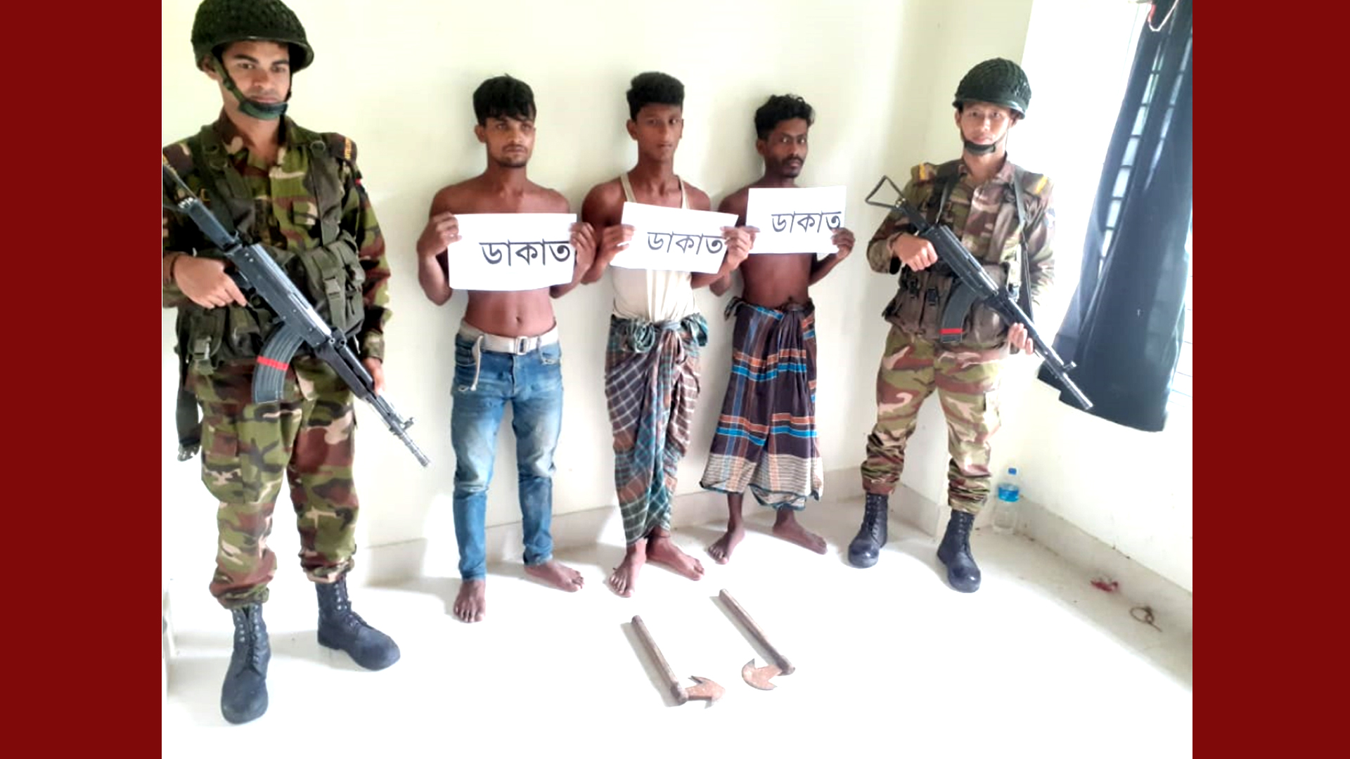 নোয়াখালীতে ডাকাতকে ধরে সেনবাহিনীর হাতে সোপর্দ করল এলাকাবাসী