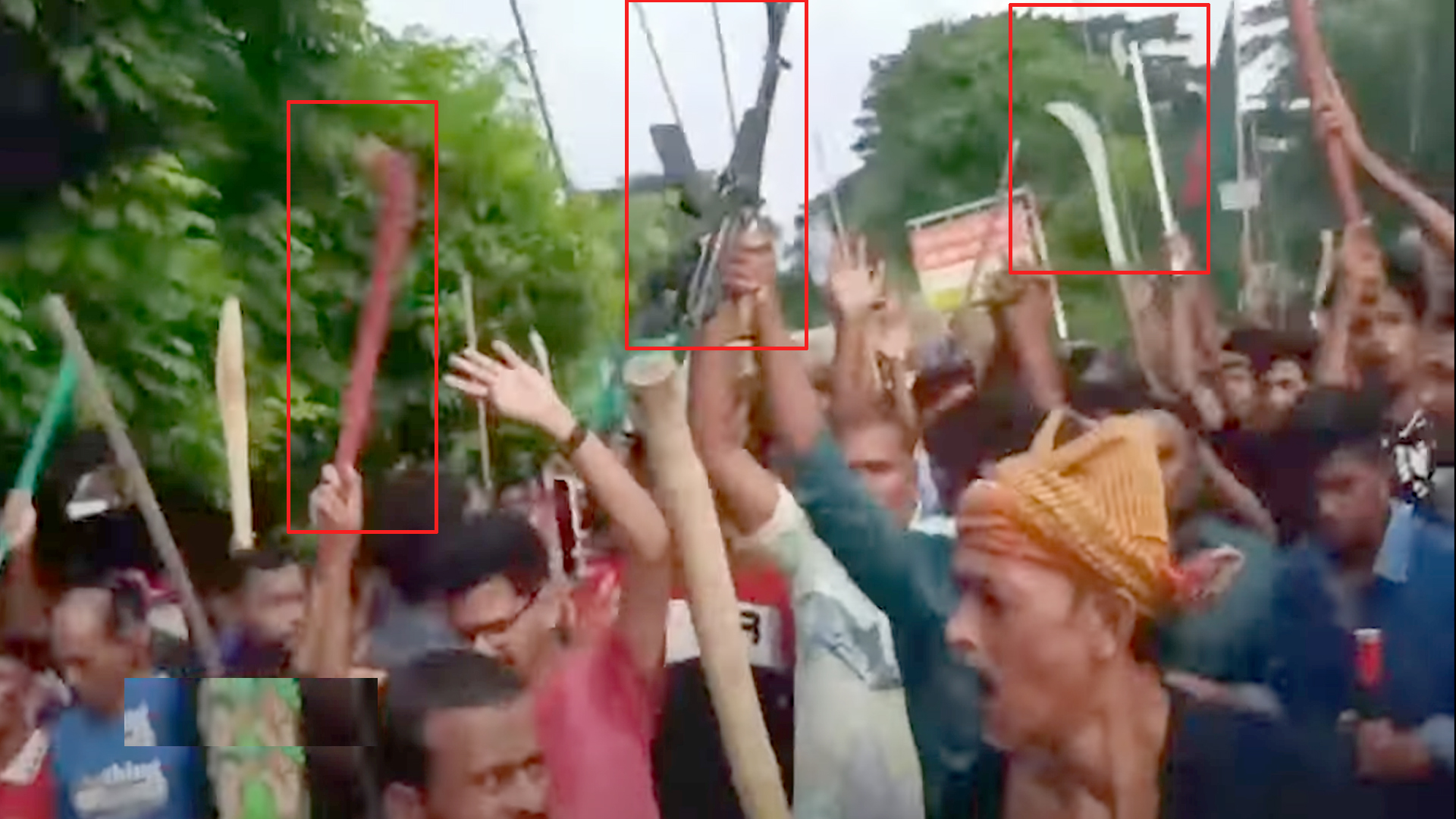 গোপালগঞ্জে সেনাবাহিনীর ওপর হামলা, অস্ত্র কেড়ে নিয়ে মিছিল