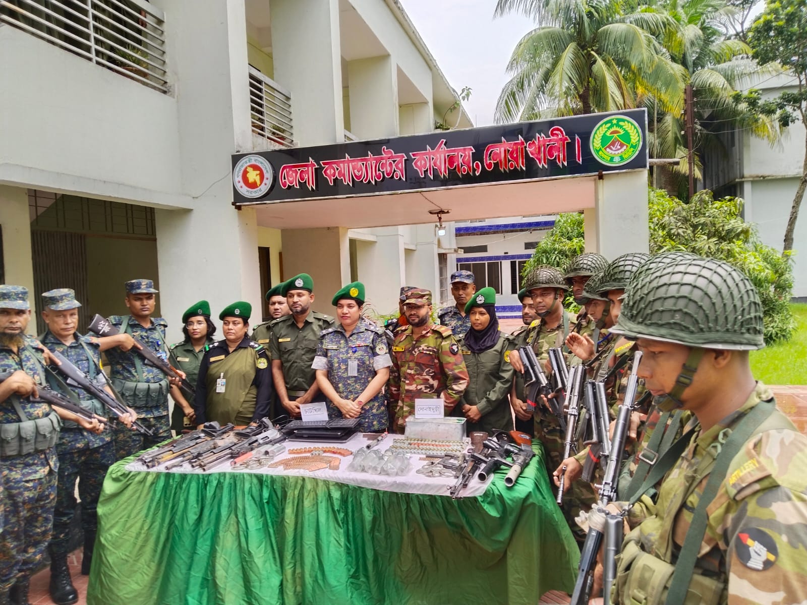 নোয়াখালীর দুই থানা থেকে লুট হওয়া অস্ত্র-গোলাবারুদ উদ্ধার