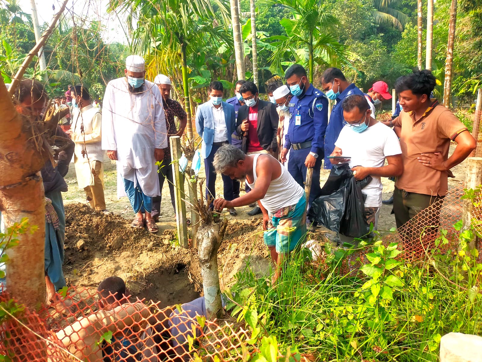 নোয়াখালীতে ১১ বছর পর শিবির কর্মির বুলেট’সহ লাশ উত্তোলন