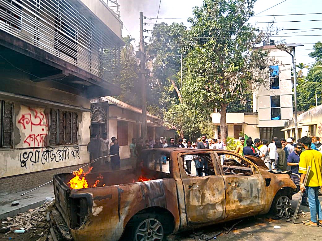 ওবায়দুল কাদেরের নোয়াখালীর বাড়িতে ভাঙচুর-অগ্নিসংযোগ