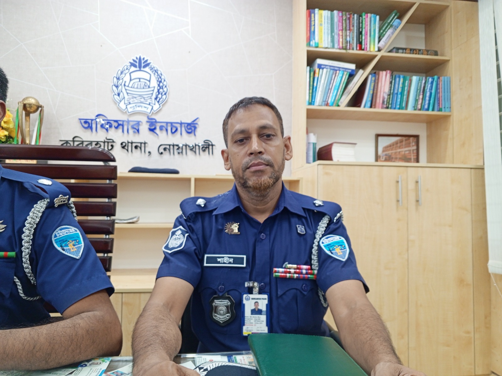 নোয়াখালীতে পুলিশের হাতে সাংবাদিক লাঞ্চিত