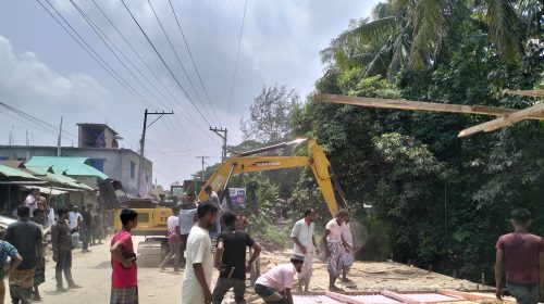 সুবর্ণচরে দোকান উচ্ছেদ করে খাল দখলমুক্ত