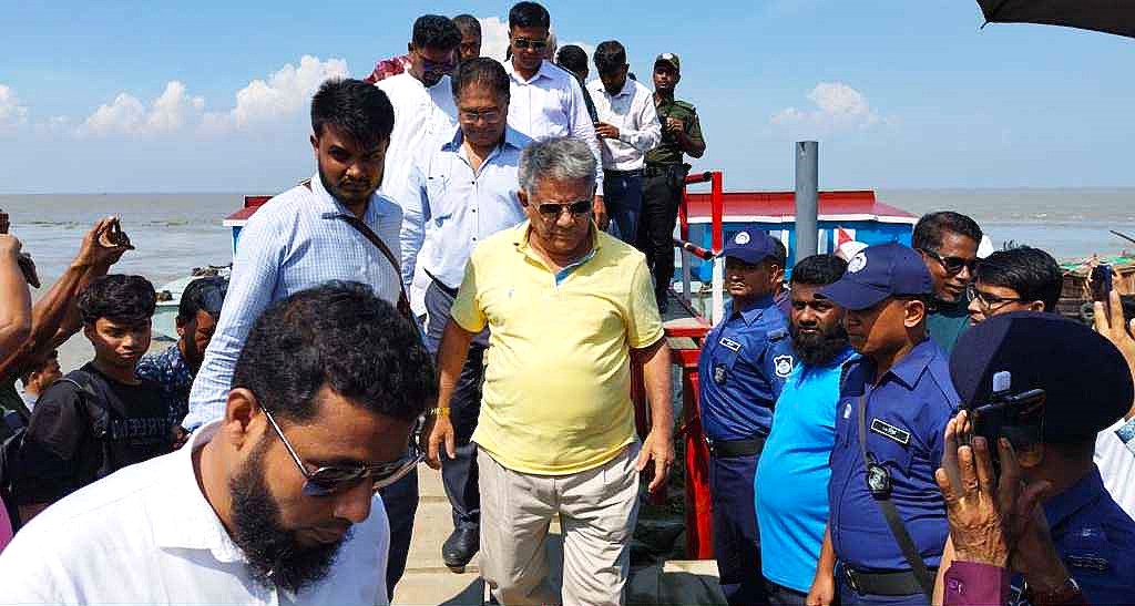 কেউ যেন ঘাট দখল করতে না পারে : উপদেষ্টা সাখাওয়াত হোসেন