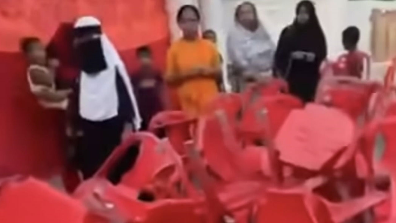 নোয়াখালীতে মহিলা জামায়াতের তালিমে হামলা-ভাঙচুর