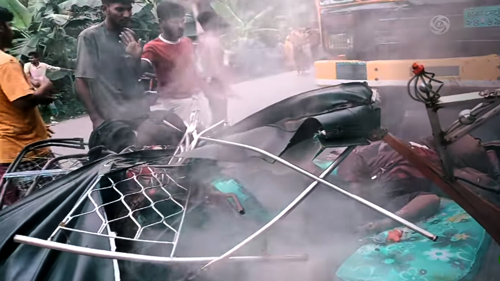 নোয়াখালীতে ট্রাকচাপায় ৬জন নিহত