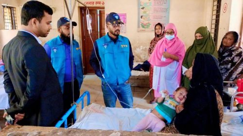 নোয়াখালীতে হাসপাতালে নির্ধারিত সময়ে আসেনা চিকিৎসক-কর্মচারী, খাবার বিতরণেও অনিয়ম