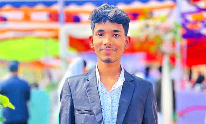 লরি চাপায় বাবার মৃত্যুর ৬ দিন পর ছেলেরও মৃত্যু