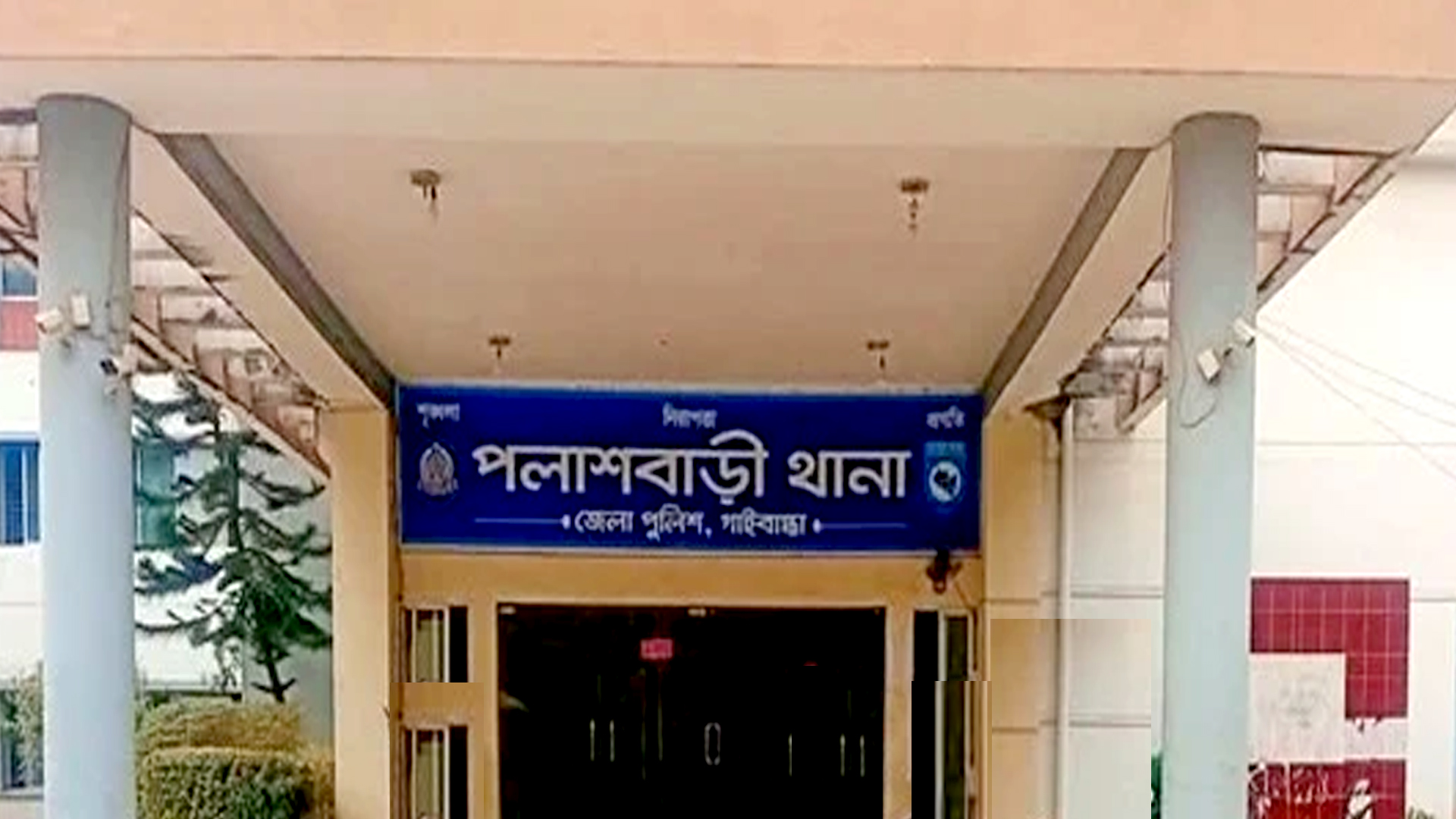 গৃহবধুর গলাকাটা মরদেহ উদ্ধার, পাশেই পড়ে ছিল বিচ্ছিন্ন পুরুষাঙ্গ