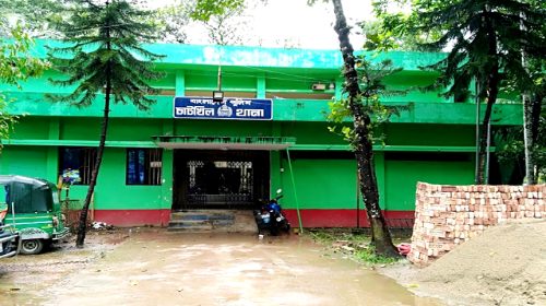 নোয়াখালীতে আগুনে পোড়ানো অর্ধগলিত মরদেহ উদ্ধার