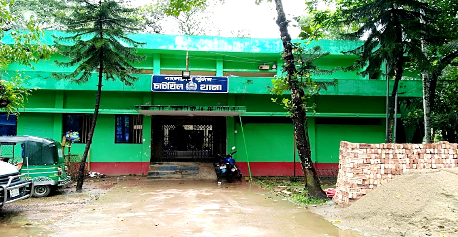 নোয়াখালীতে আগুনে পোড়ানো অর্ধগলিত মরদেহ উদ্ধার