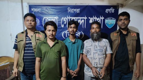 নোয়াখালীতে ডিবি পুলিশের অভিযানে ১২০০ লিটার পেট্রোলসহ আটক ৩
