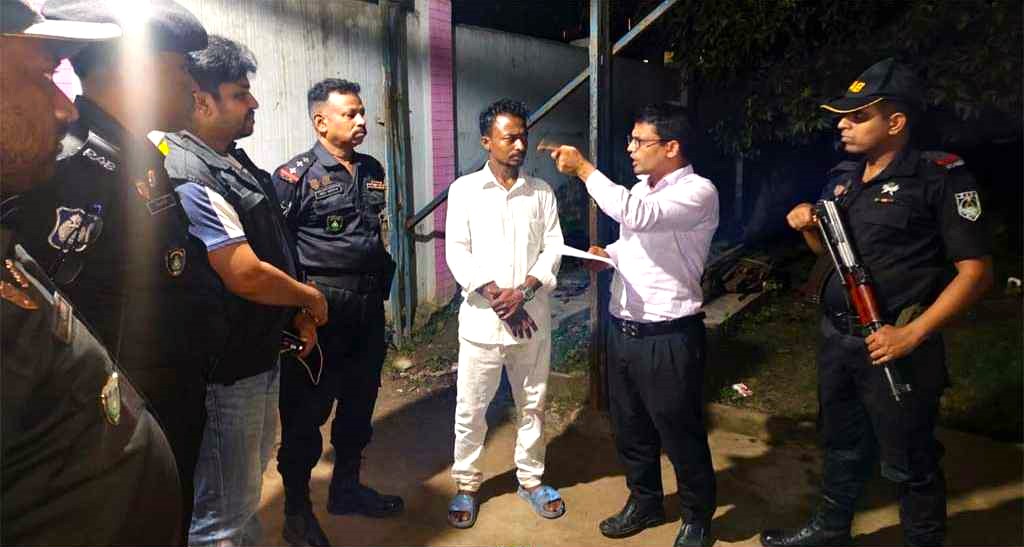 অনলাইন জুয়া খেলার দায়ে যুবকের জেল-জরিমানা