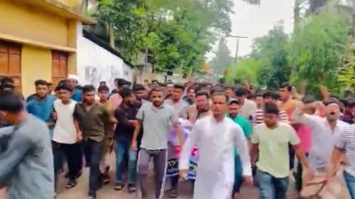 নোয়াখালীতে ছাত্রলীগ ও কিশোর গ্যাংয়ের ২৪ সদস্যকে পুলিশে দিলো ছাত্রদল