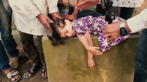 বাচ্চাটির মা-বাবার ডিভোর্স হয়ে গেছে, কেউ এই ছোট্ট প্রাণটাকে নিতে চায়নি
